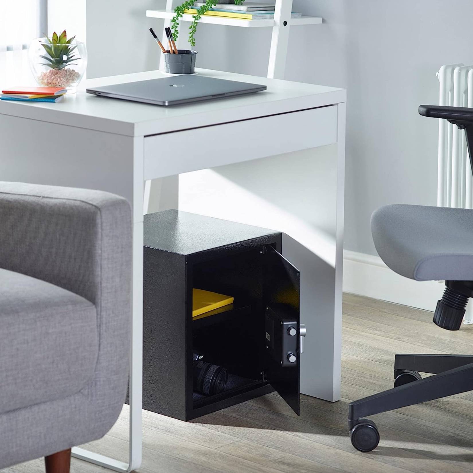 Zastosowanie sejfu do domu na biżuterię Yale YSV/390/DB2